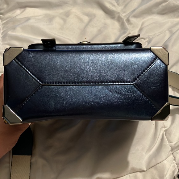 EUC Michael Kors Manhattan Crossbody Handbag Silver Blue metallic small $298 - Picture 8 of 10